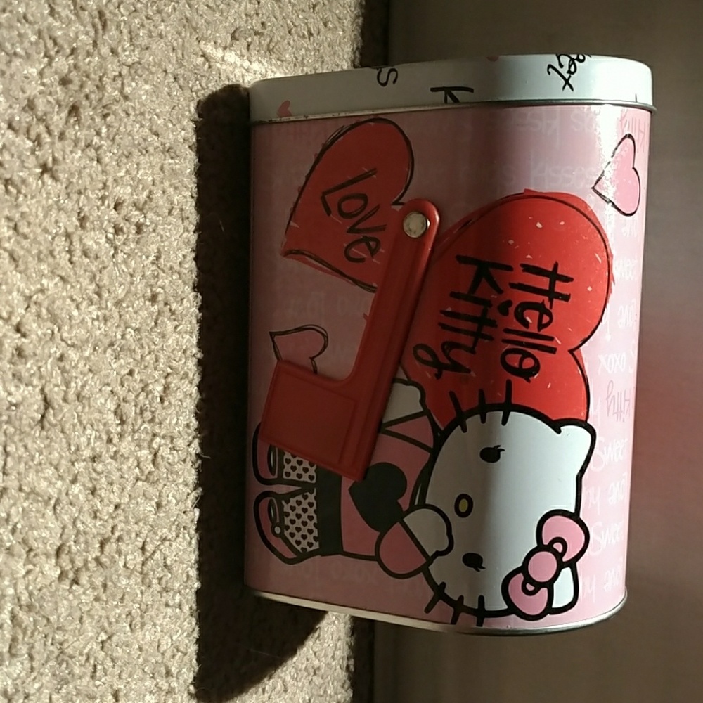 Hello kitty  mail box